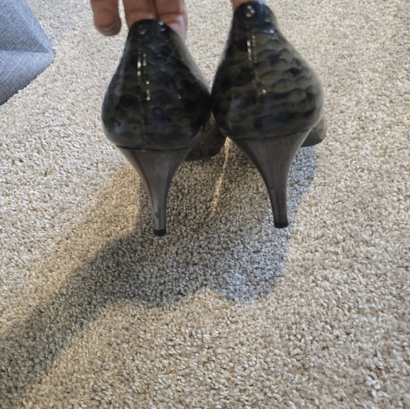 Kenneth Cole 925 Heels - Picture 7 of 8